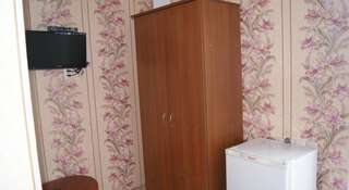 Гостиница Inn Chernomorskaya Naberezhnaya Феодосия Стандартный двухместный номер с 1 кроватью или 2 отдельными кроватями и видом на море-13