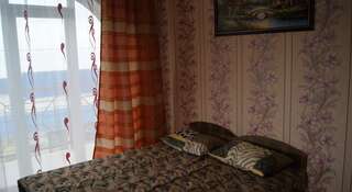 Гостиница Inn Chernomorskaya Naberezhnaya Феодосия Стандартный двухместный номер с 1 кроватью или 2 отдельными кроватями и видом на море-2